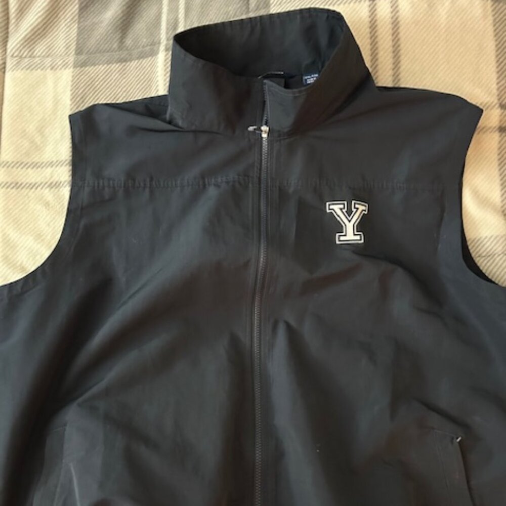 Men's  YALE Cutter & Buck vest, XXL